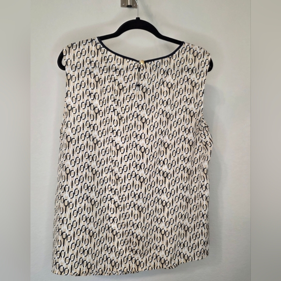 Jones New York Woman Sleeveless Blouse 16W Black Beige Geometric Chain Print - Picture 2 of 7
